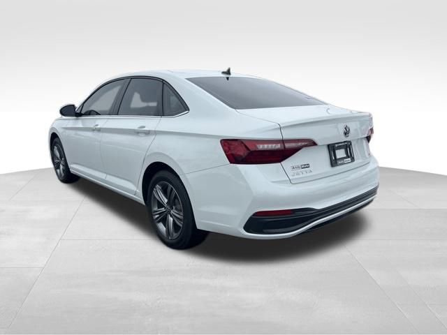Used 2023 Volkswagen Jetta SE image 5