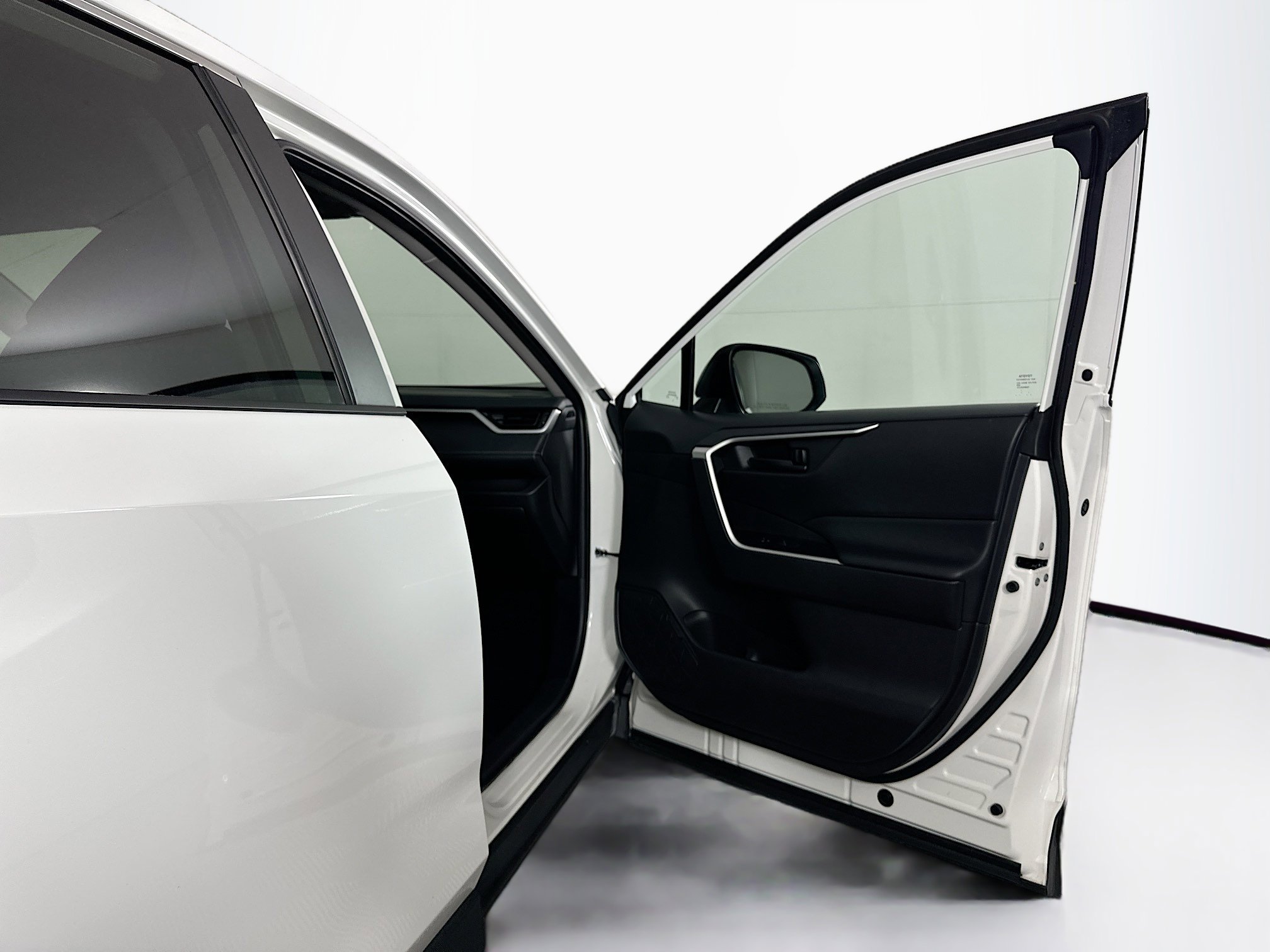 Used 2024 Toyota RAV4 LE image 29