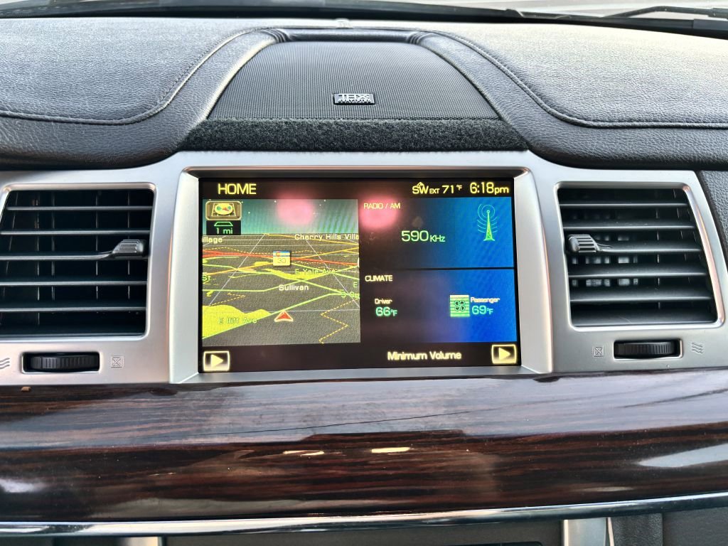 Used 2010 Lincoln MKS AWD image 25