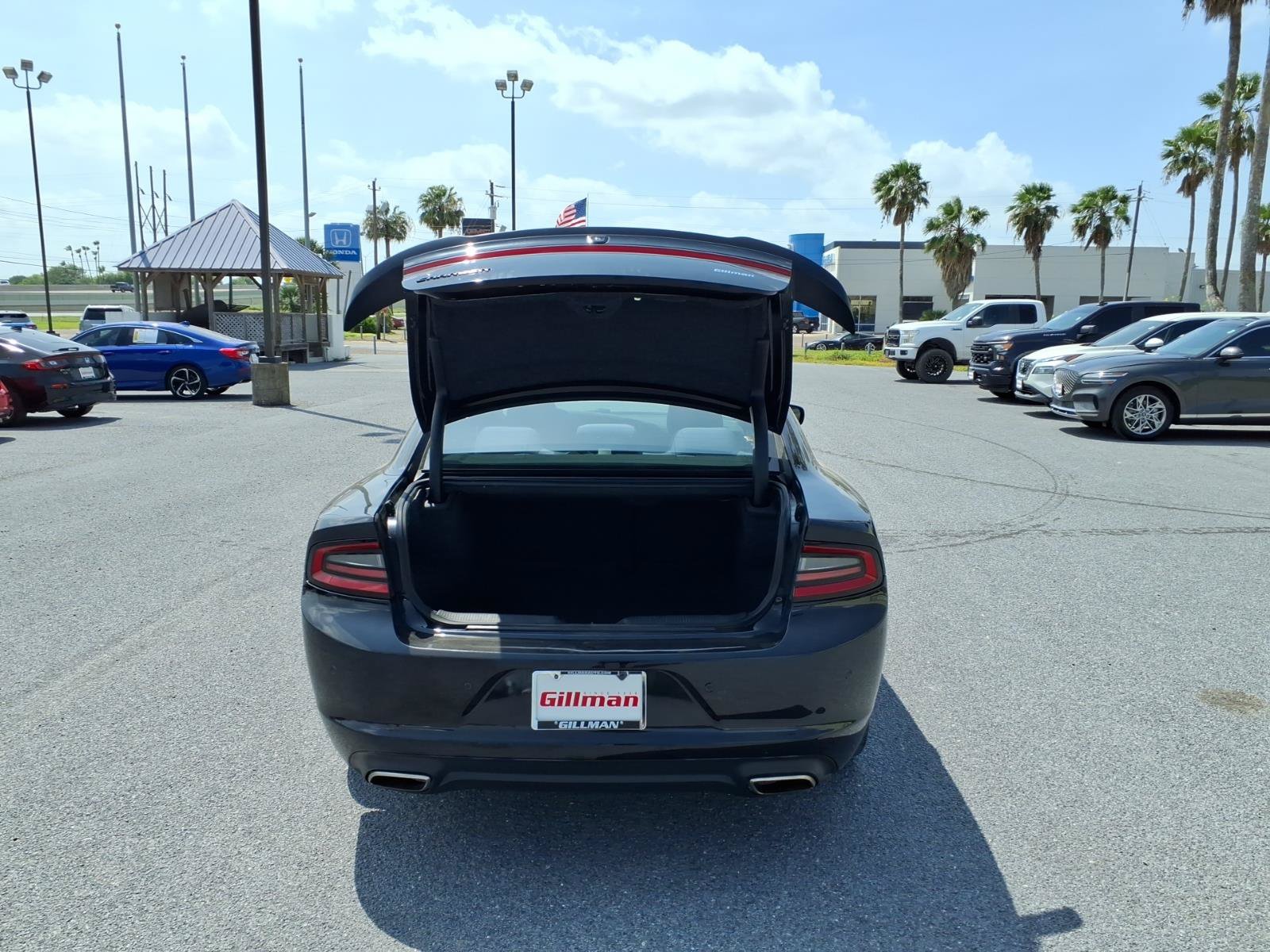 Used 2019 Dodge Charger SXT w/ Blacktop Package RWD image 26