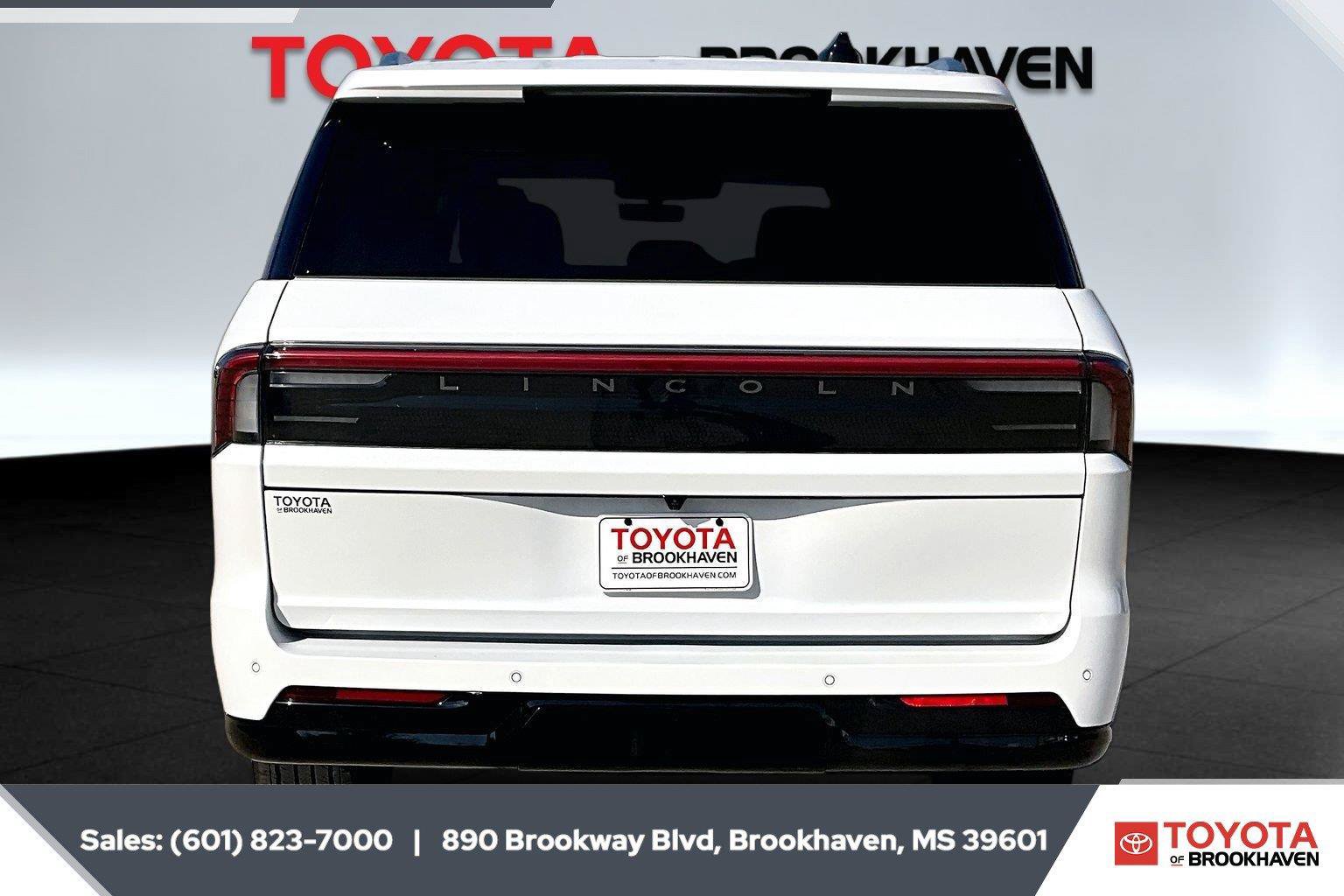 Used 2025 Lincoln Navigator L Reserve AWD/4WD image 4