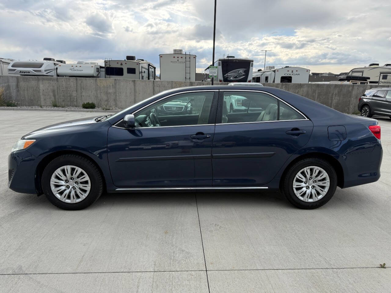 Used 2014 Toyota Camry LE FWD image 6