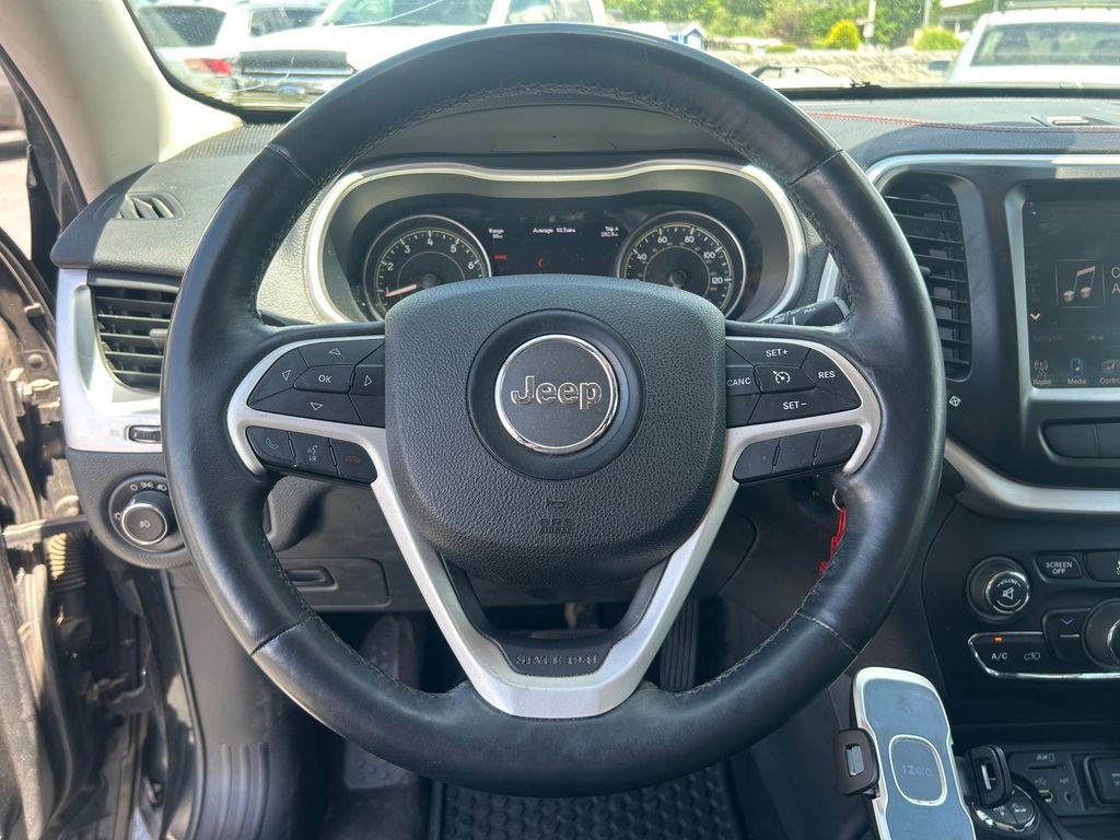 Used 2014 Jeep Cherokee Trailhawk w/ Leather Interior Group AWD/4WD image 21