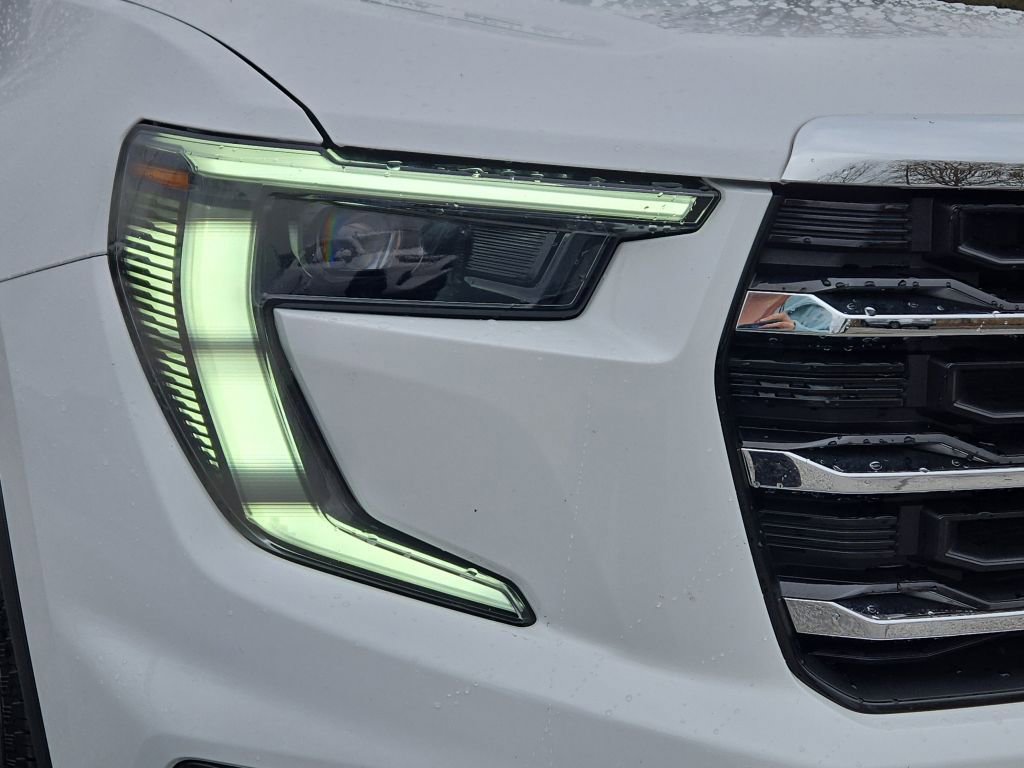 Used 2025 GMC Acadia Elevation image 3