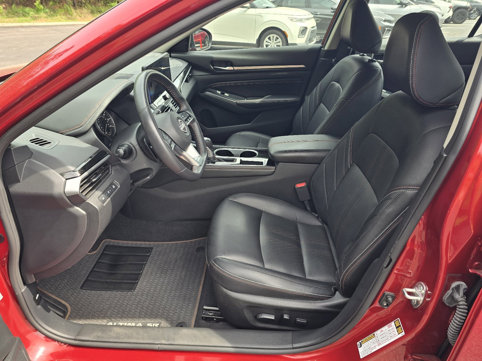 Used 2023 Nissan Altima 2.5 SR w/ SR Premium Package FWD image 11