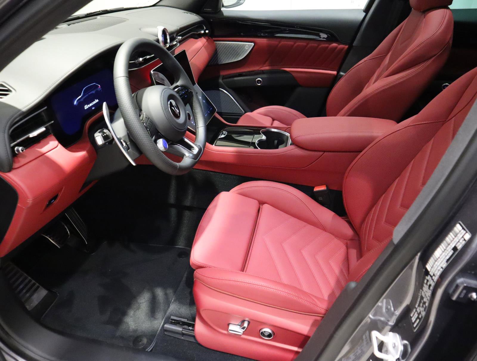 New 2025 Maserati Grecale Modena image 23