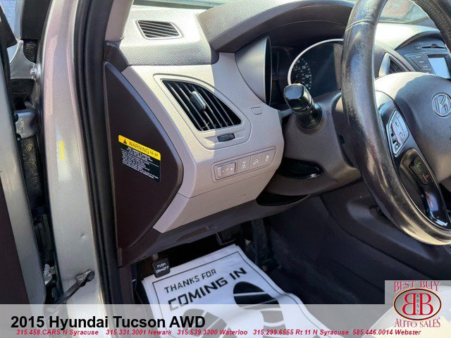 Used 2015 Hyundai Tucson SE AWD/4WD image 17