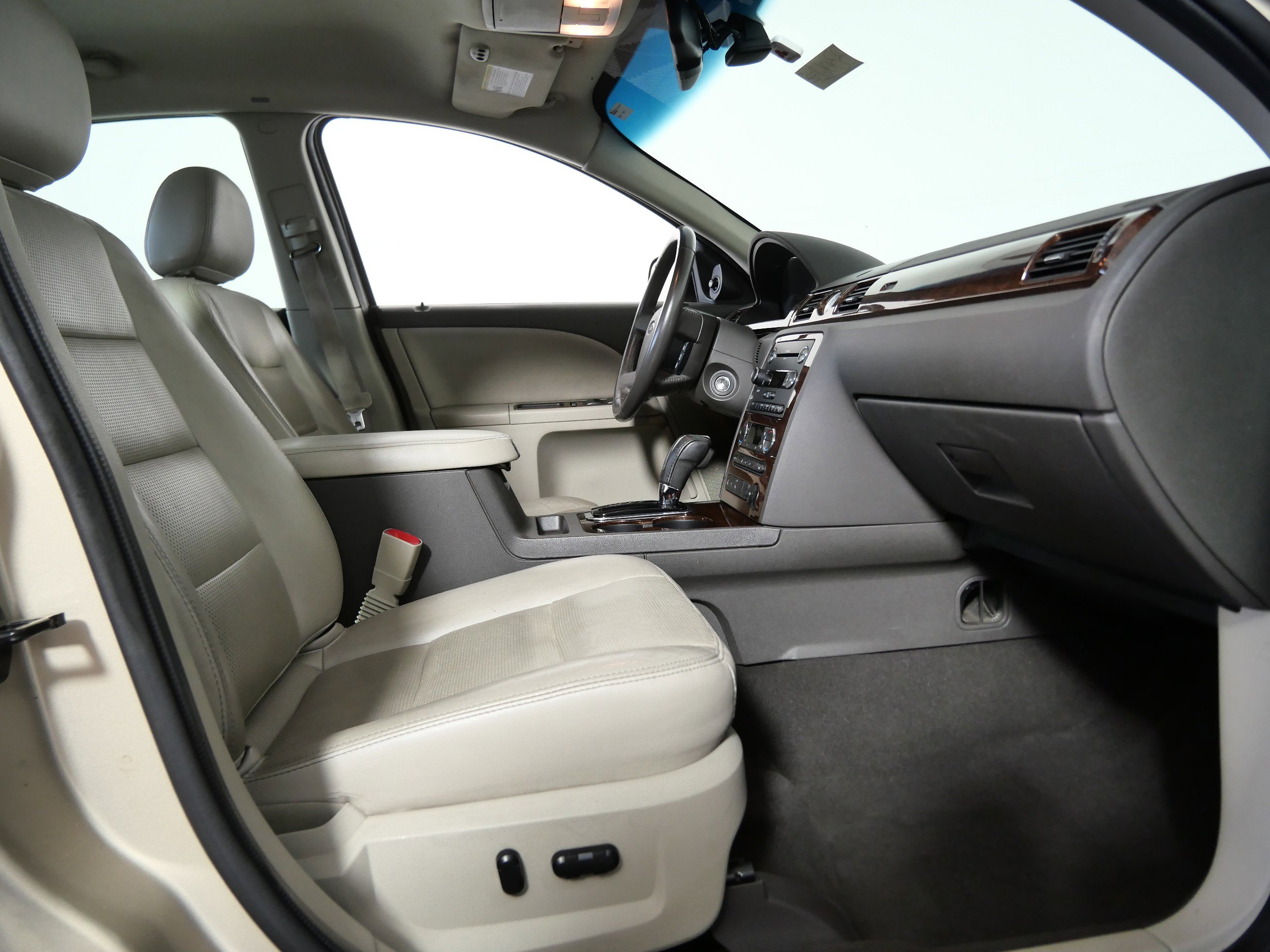 Used 2008 Ford Taurus Limited FWD image 10
