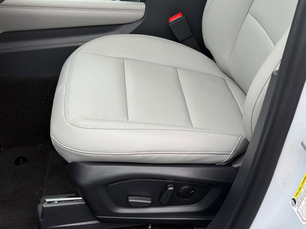 New 2026 Ford Explorer Active w/ Active Comfort Package image 13