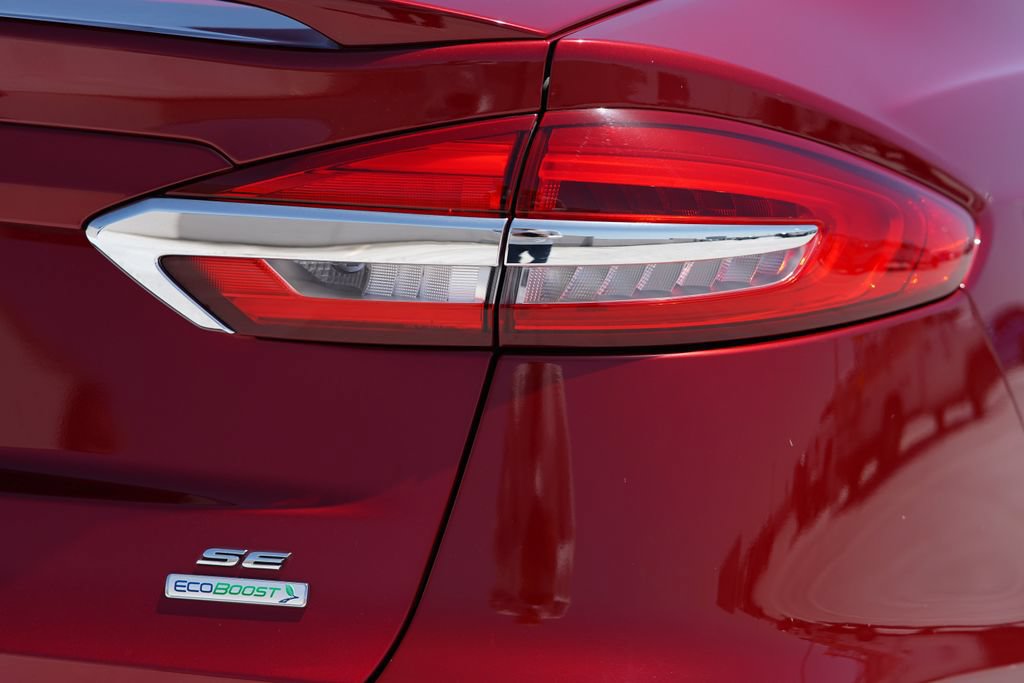 Used 2019 Ford Fusion SE w/ Equipment Group 151A FWD image 6