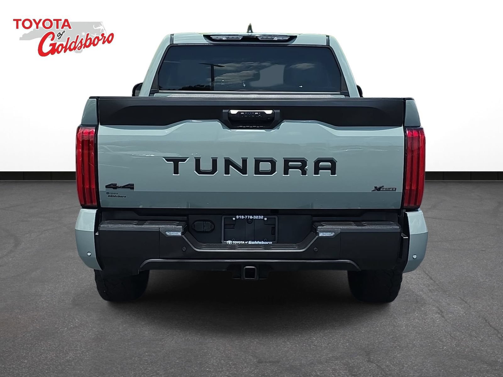 Used 2024 Toyota Tundra SR5 w/ SR5 Convenience Package AWD/4WD image 6
