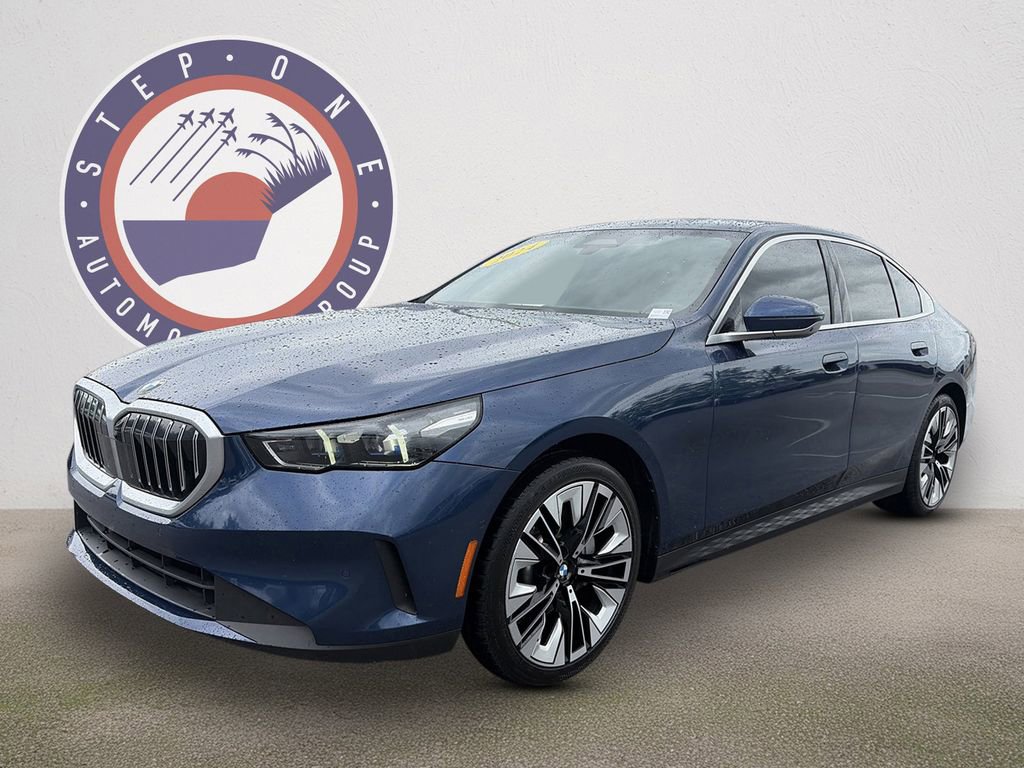 Used 2024 BMW 530i RWD image 2