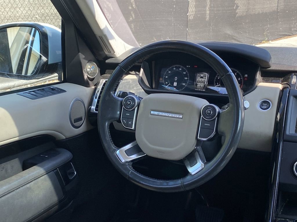 Used 2018 Land Rover Discovery SE AWD/4WD image 3