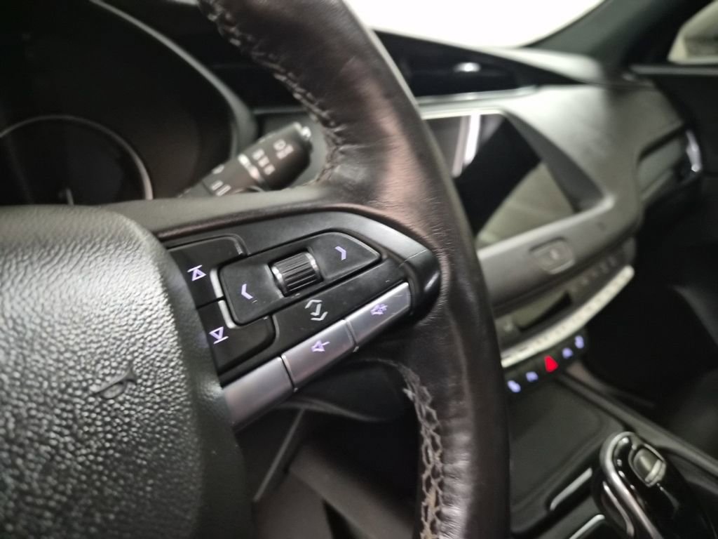 Used 2021 Cadillac XT4 Premium Luxury w/ Cold Weather Package image 17