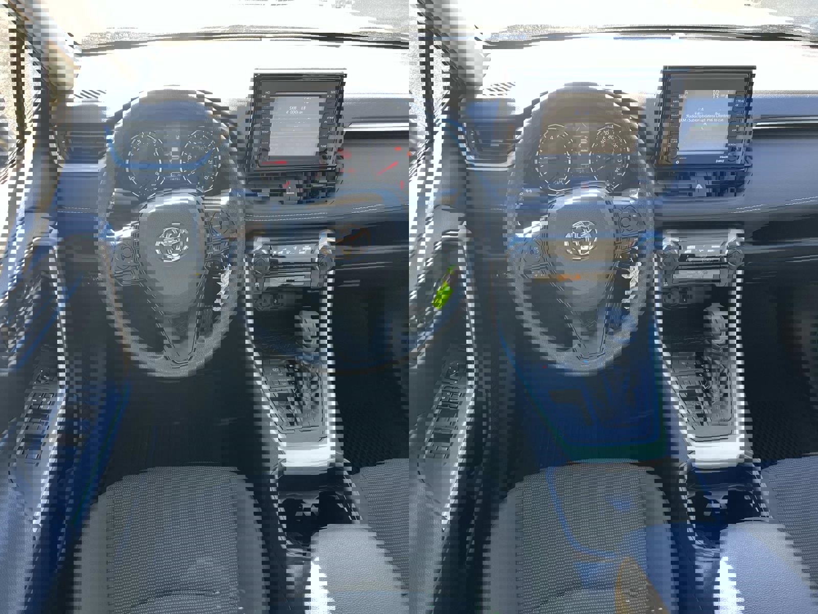 Used 2021 Toyota RAV4 LE image 23