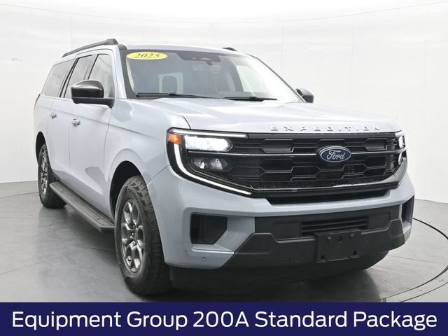 Used 2025 Ford Expedition Max Active AWD/4WD image 4
