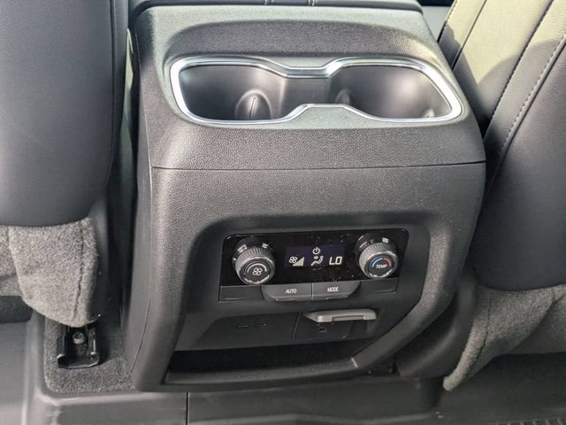 New 2026 Chevrolet Traverse LT w/ Midnight/Sport Edition FWD image 30