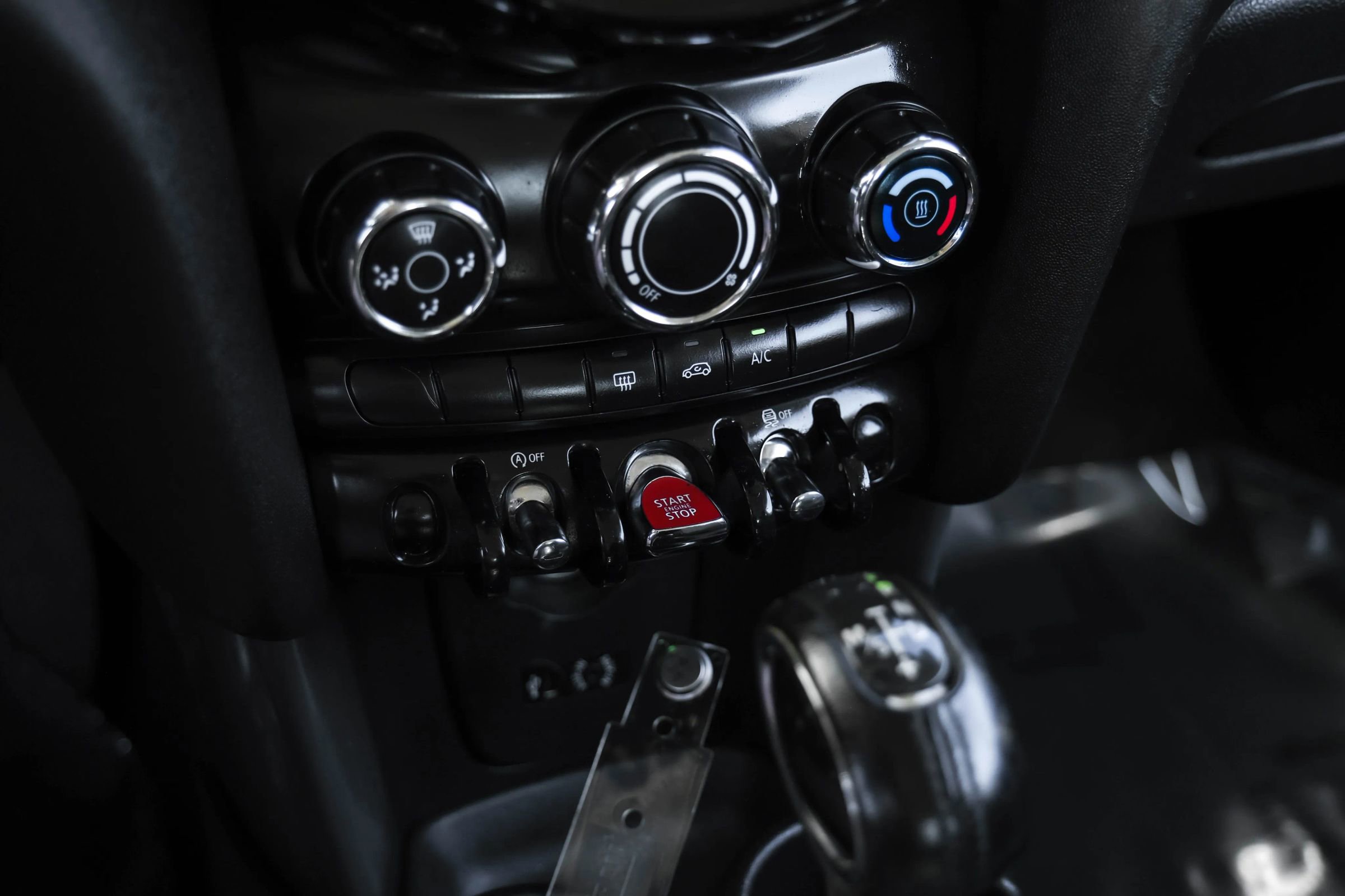 Used 2014 MINI Cooper 2-Door Hardtop image 22