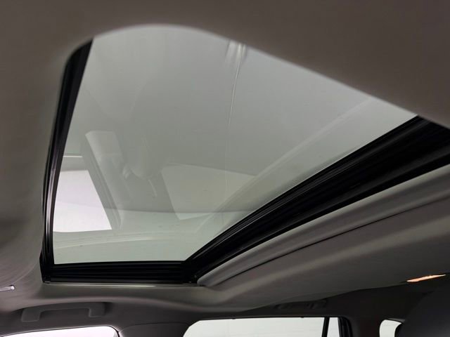 Used 2025 Toyota Highlander XLE image 28