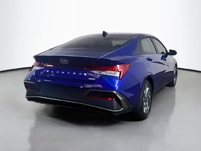 Used 2025 Hyundai Elantra Hybrid FWD image 22