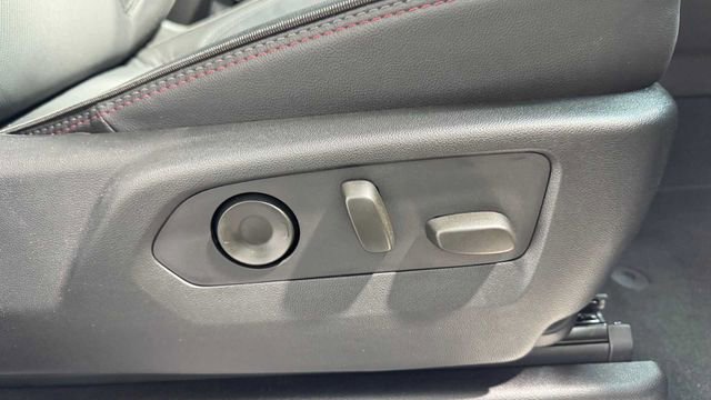 Used 2021 Chevrolet Tahoe RST w/ Luxury Package image 17