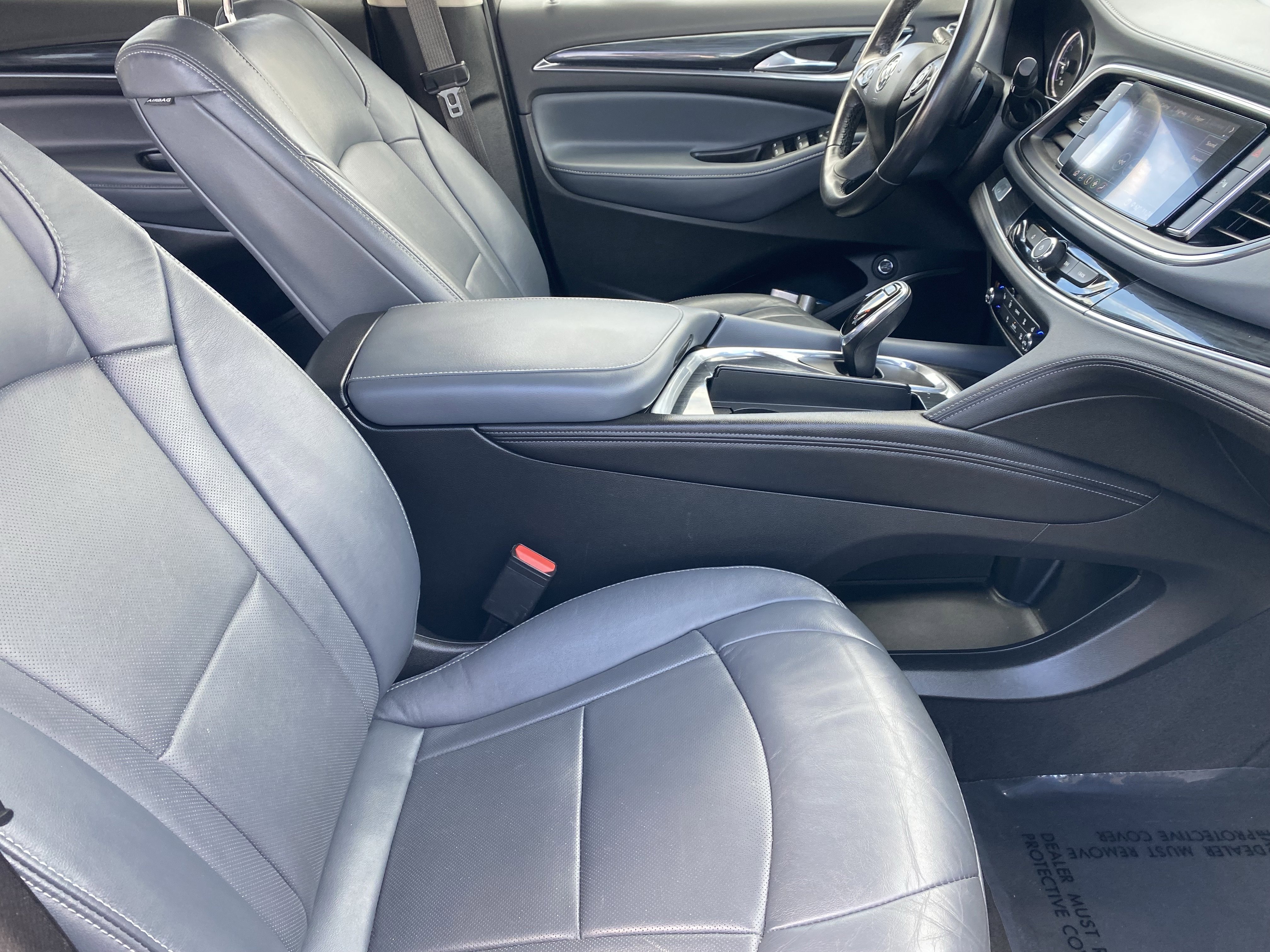 Used 2020 Buick Enclave Essence image 11