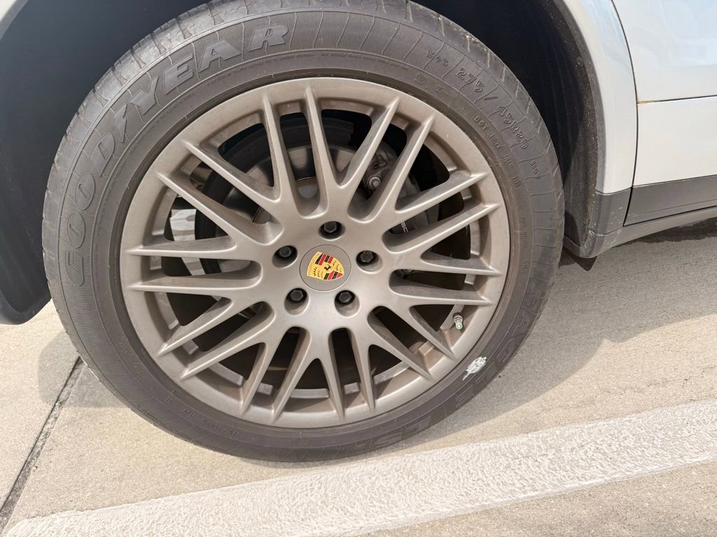 Used 2018 Porsche Cayenne Platinum Edition image 4