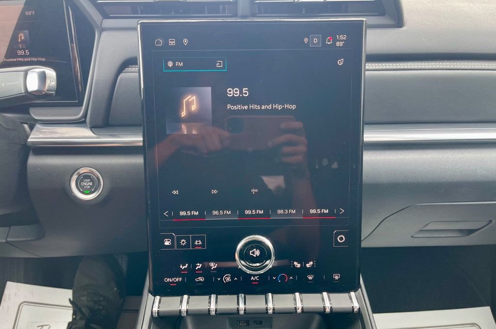 Used 2025 GMC Terrain Elevation image 14