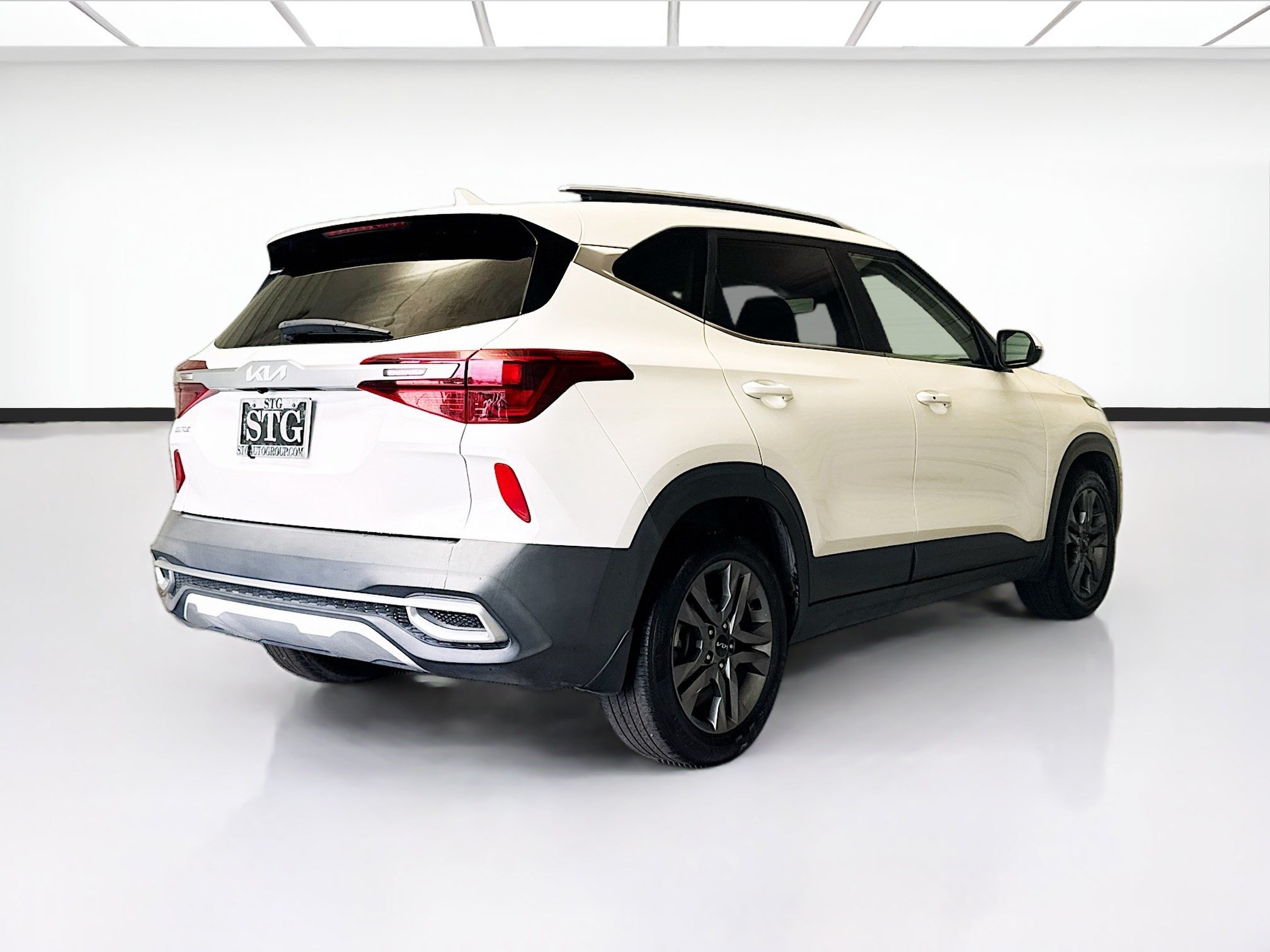 Used 2022 Kia Seltos S FWD image 4