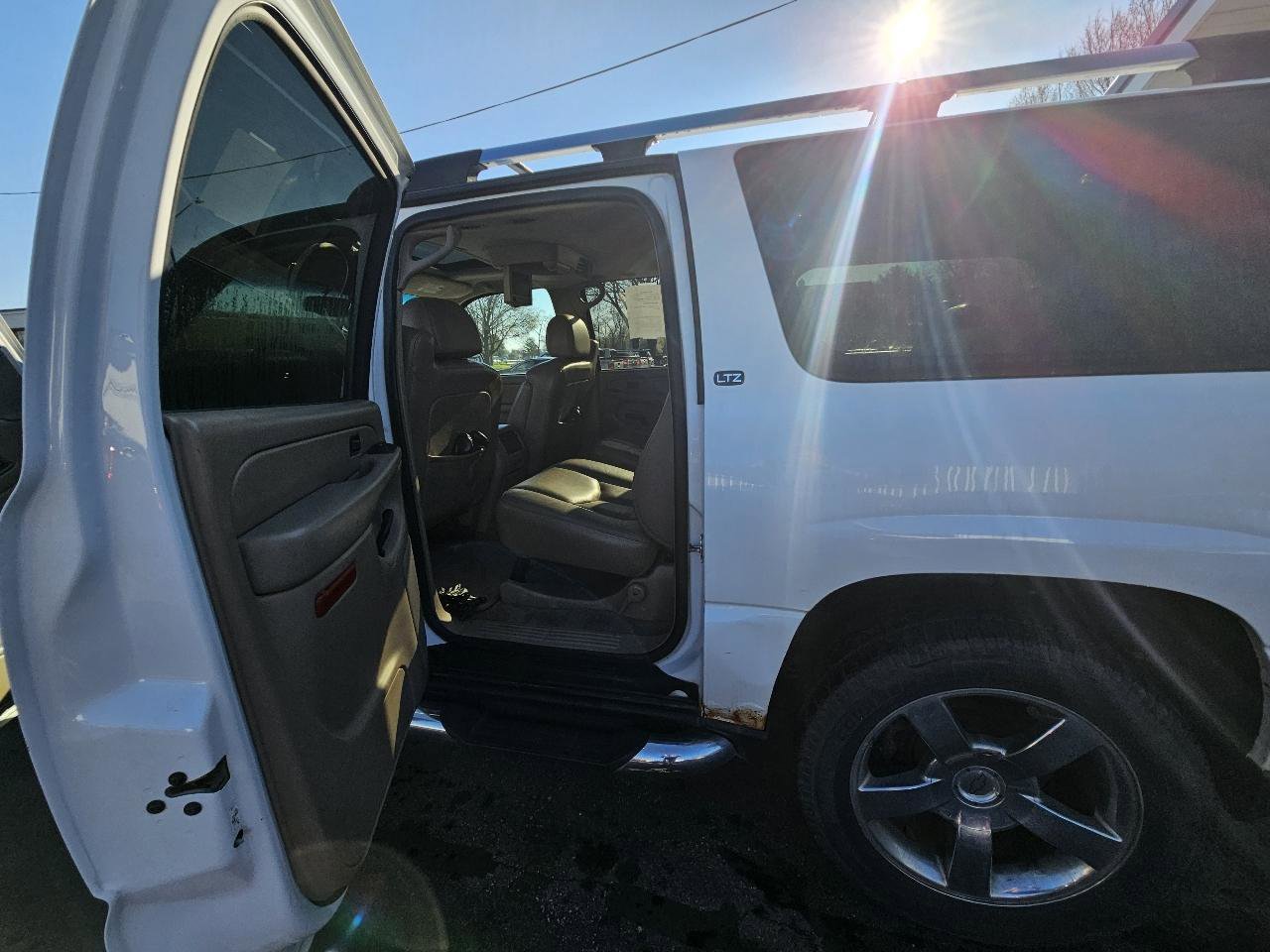 Used 2006 Chevrolet Suburban LTZ w/ Preferred Equipment Group image 23