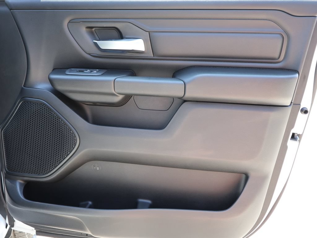New 2026 RAM 1500 Express AWD/4WD image 32