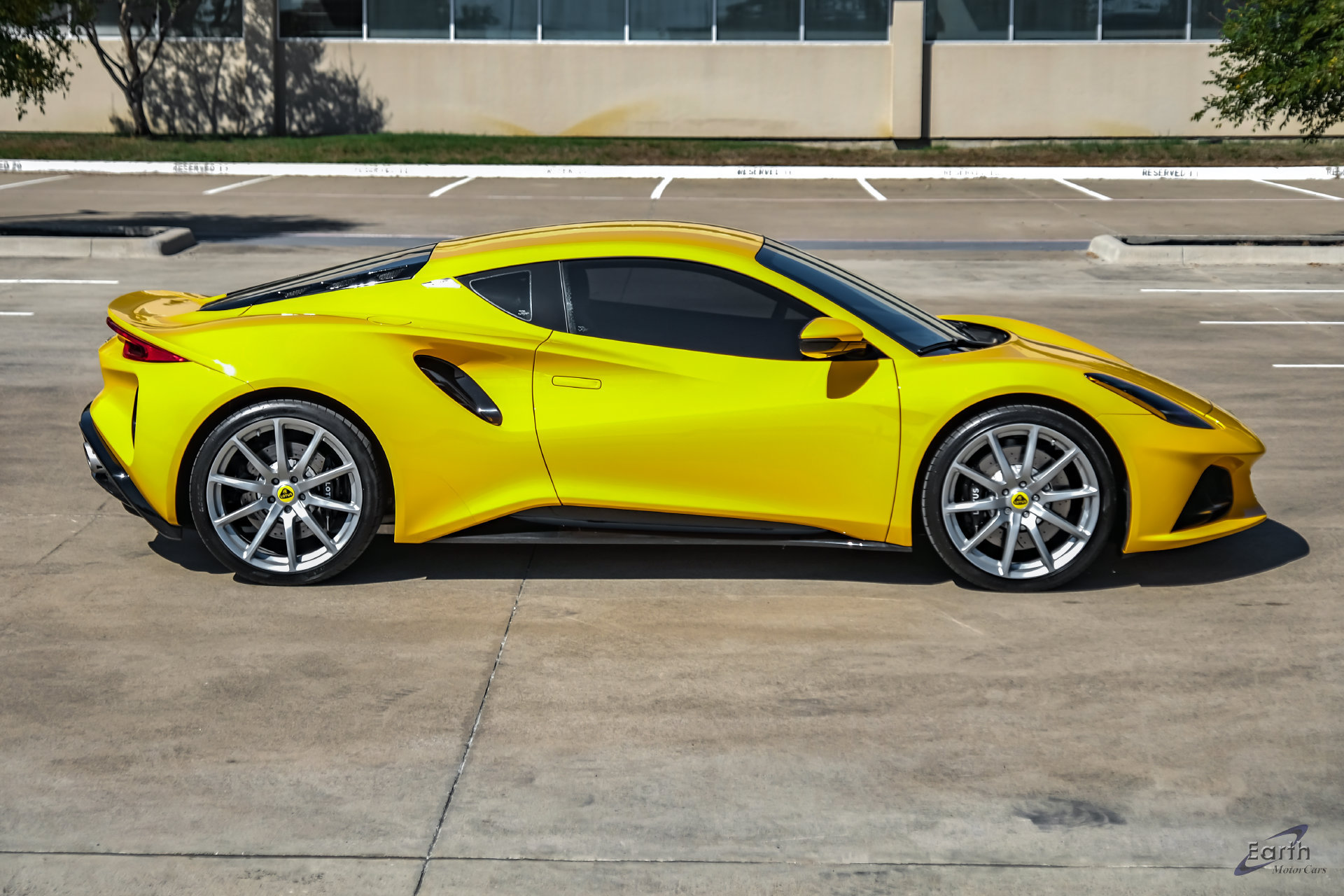 Used 2025 Lotus Emira RWD image 27