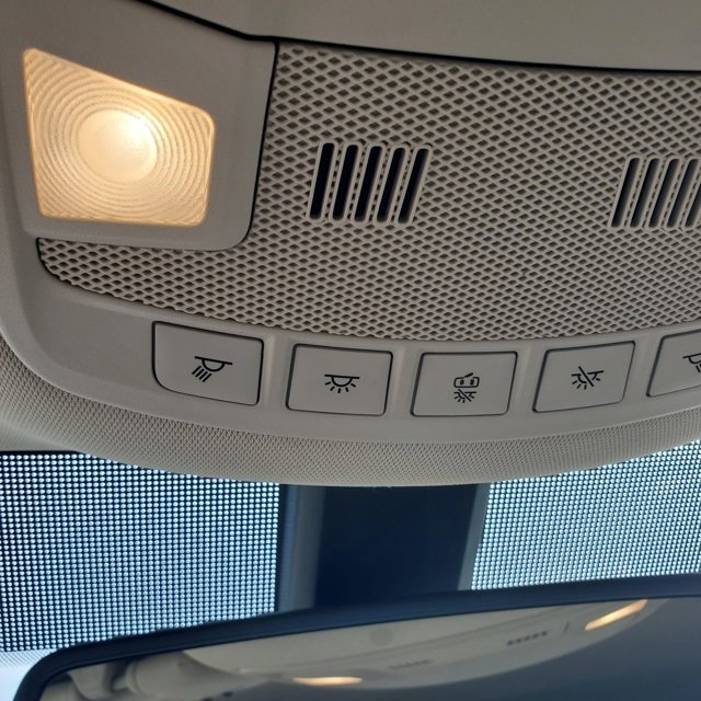 Used 2017 Lincoln MKC Select w/ Select Plus Package image 32