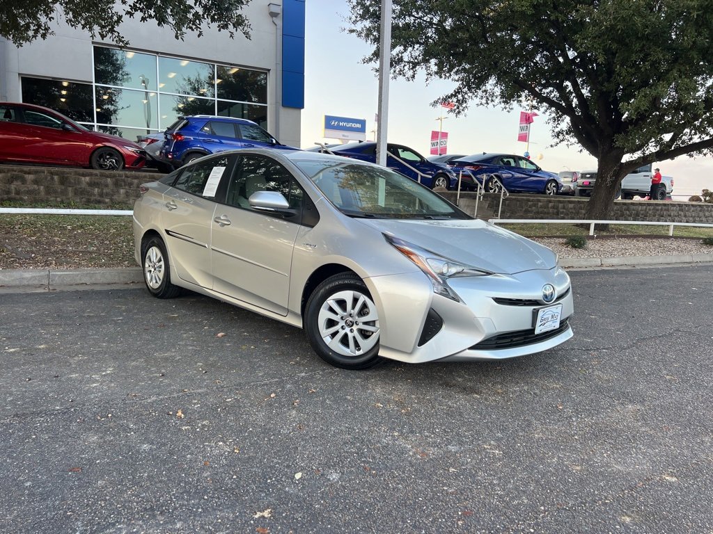 Used 2017 Toyota Prius Two image 1