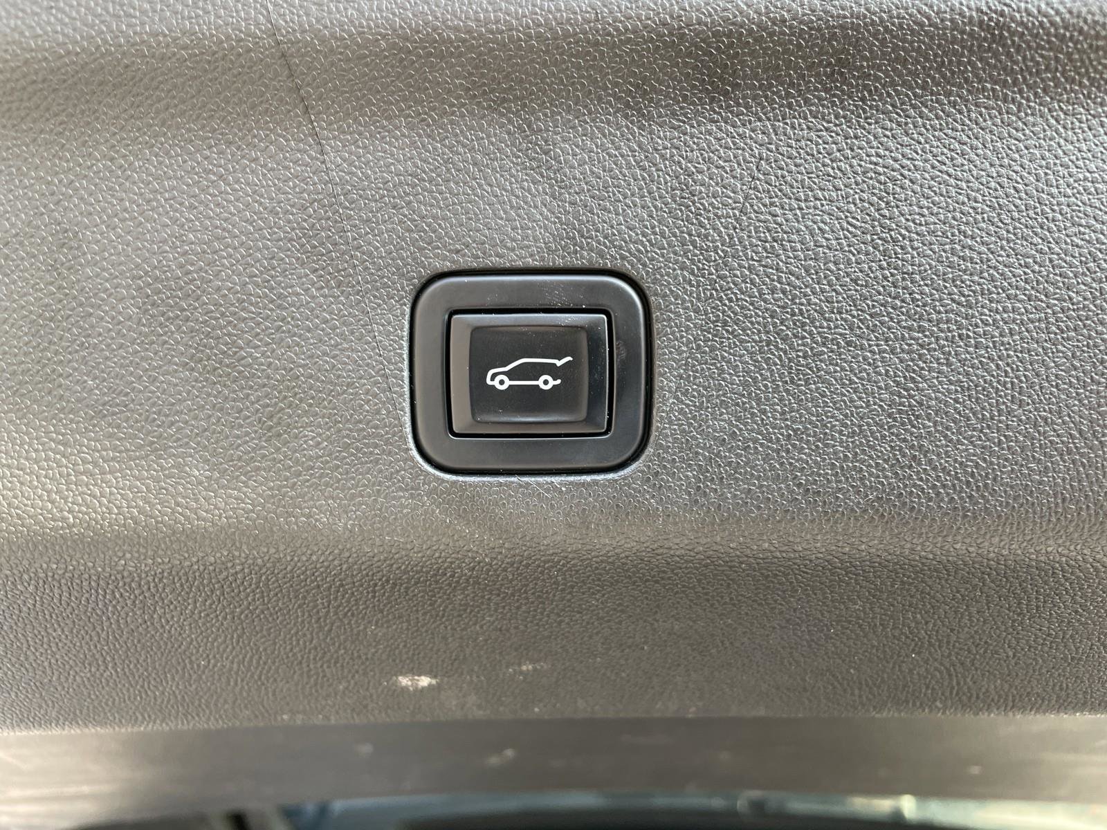 Used 2023 Chevrolet Suburban Premier image 45