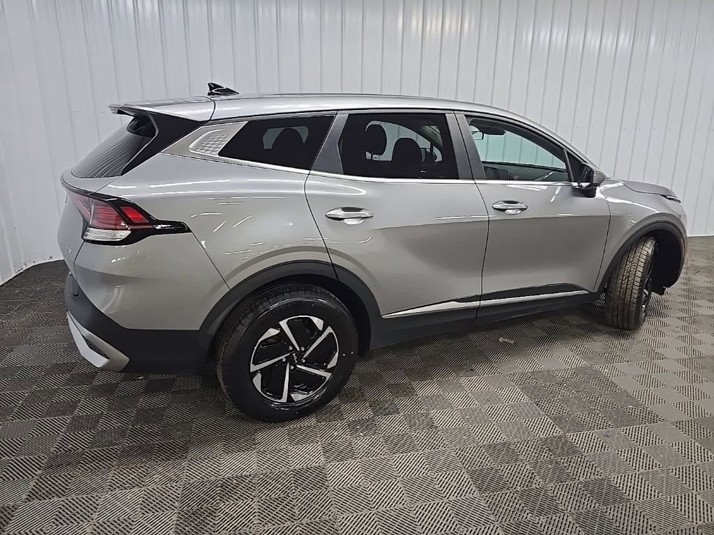 Used 2023 Kia Sportage LX AWD/4WD image 3