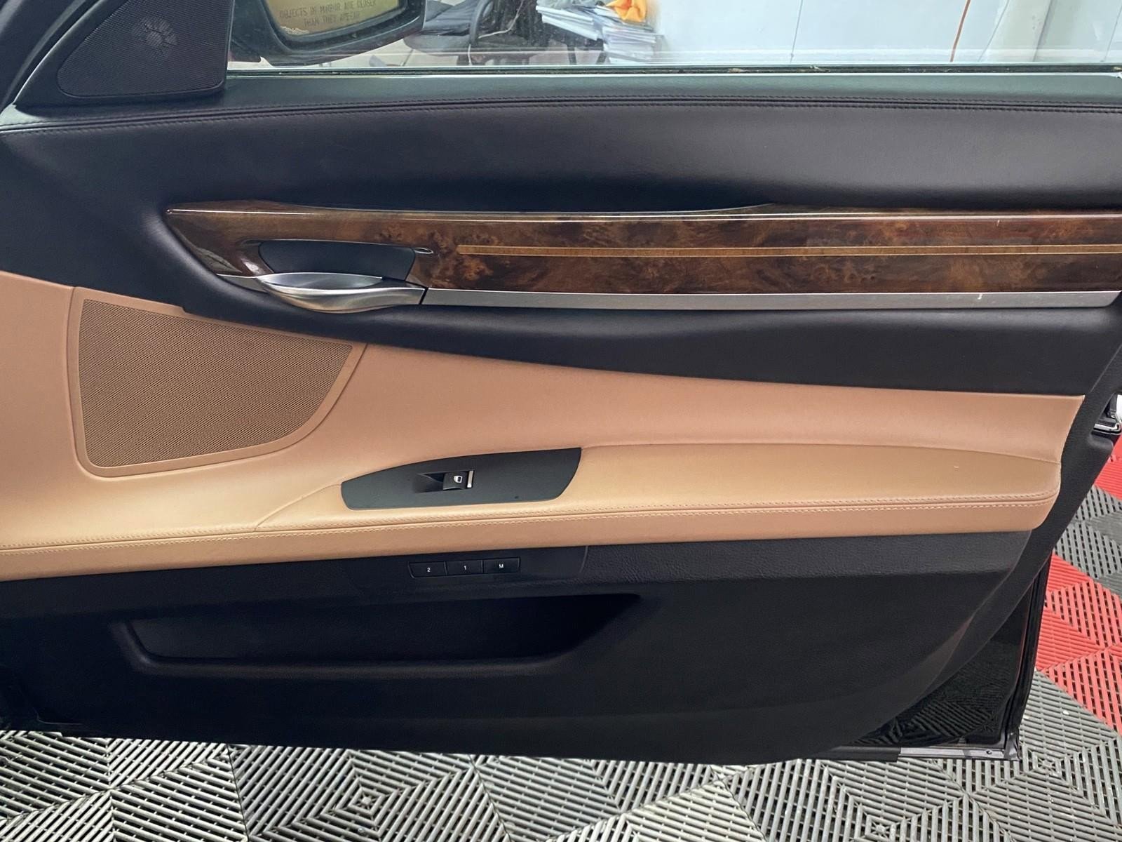 Used 2013 BMW 750Li xDrive image 7