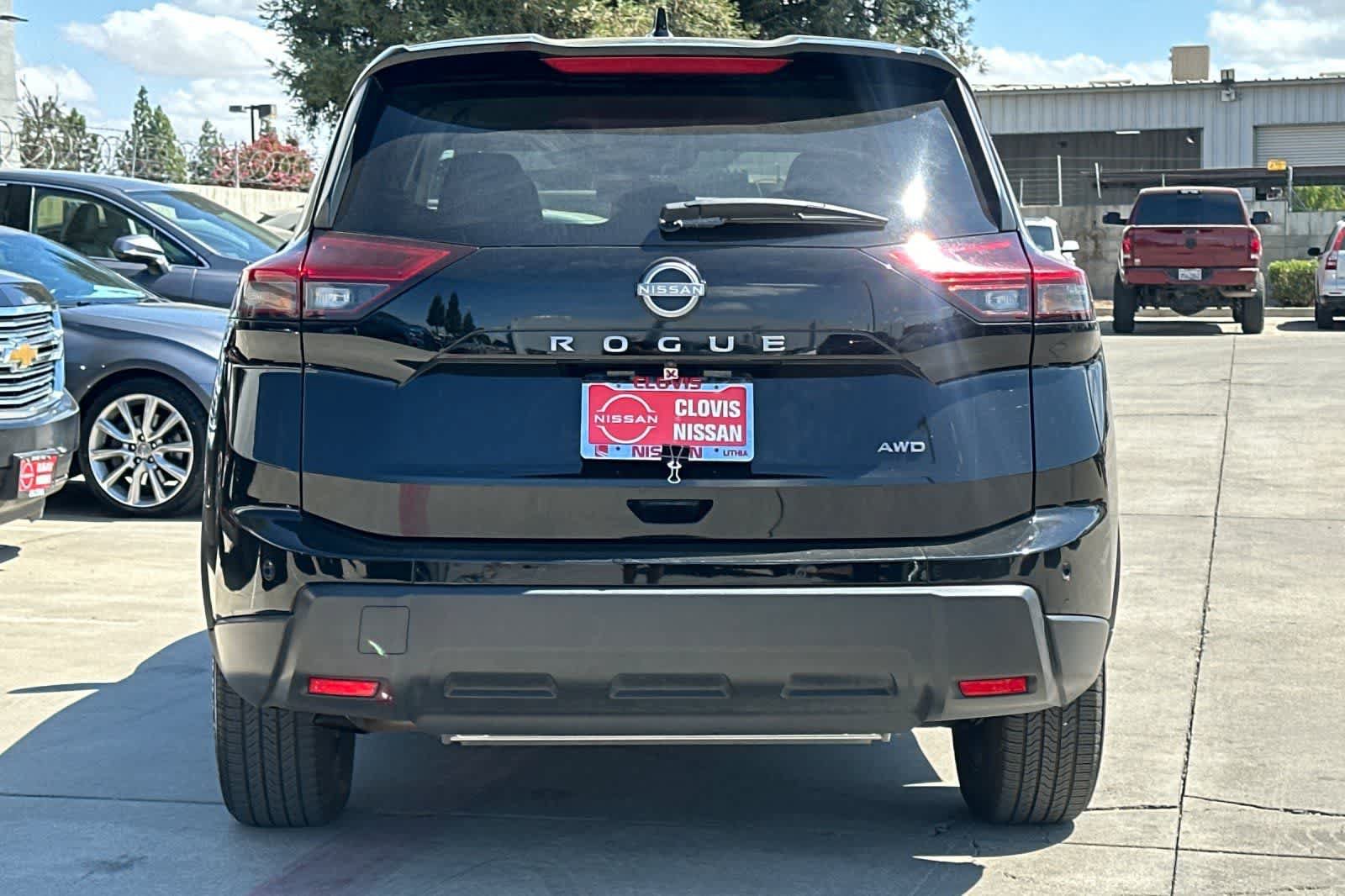 Certified 2025 Nissan Rogue SV AWD/4WD image 8