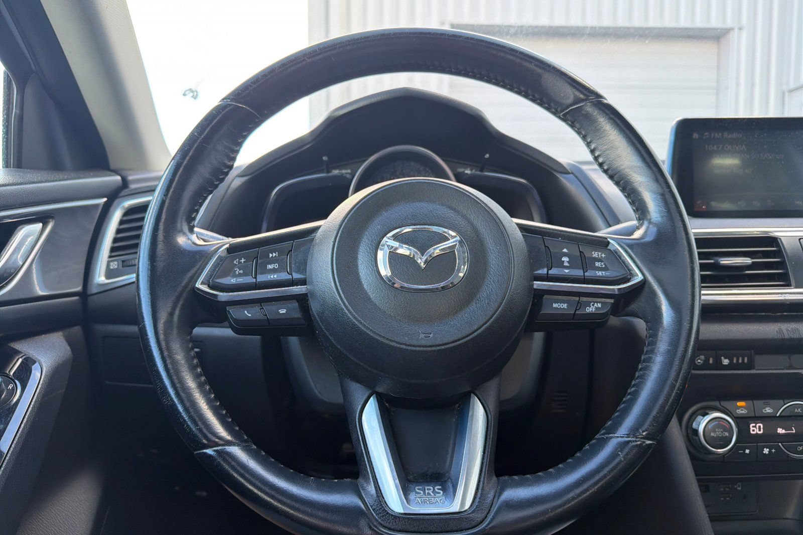 Used 2018 MAZDA MAZDA3 Grand Touring w/ Premium Equipment Package FWD image 21