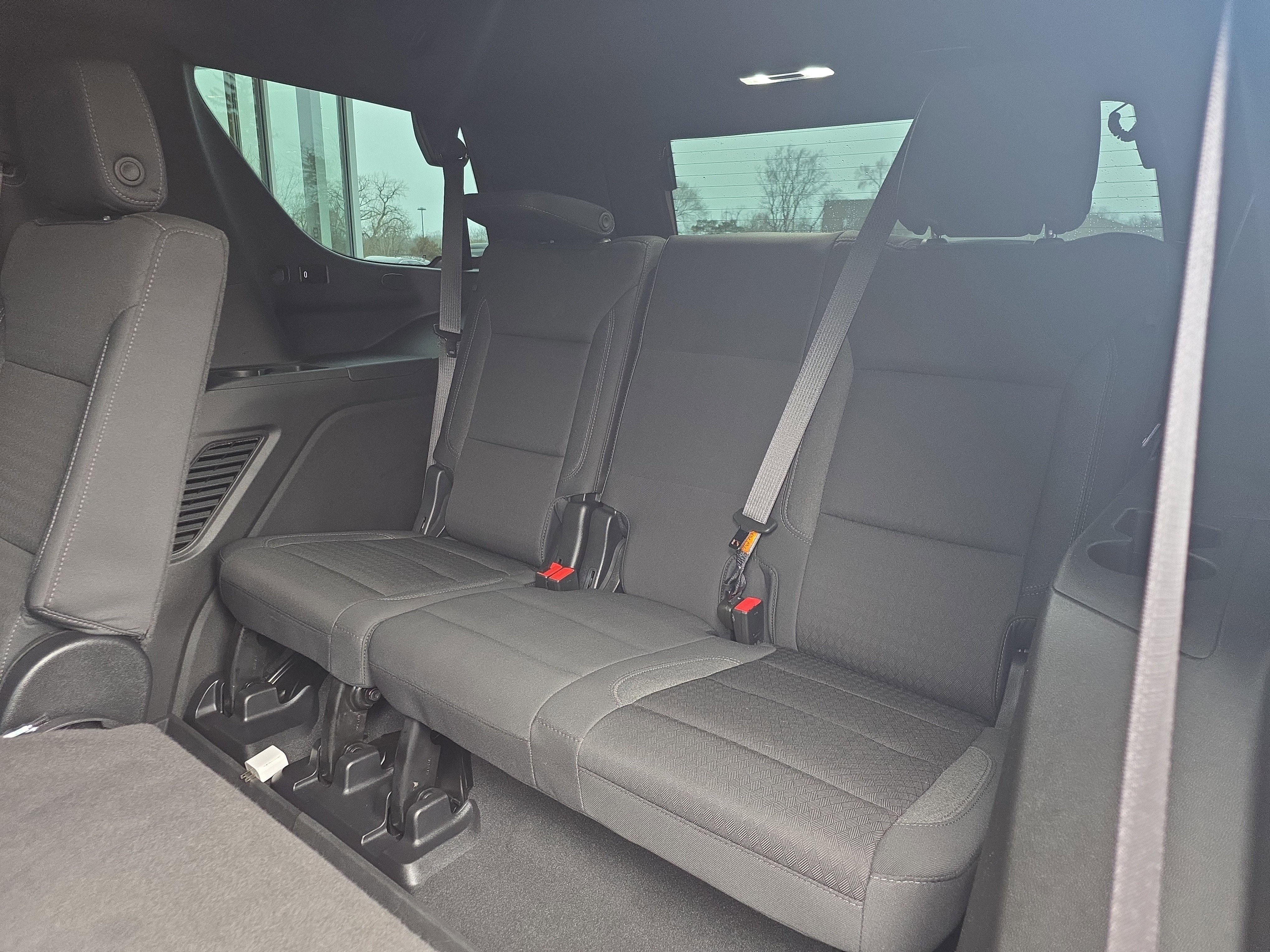 Used 2024 Chevrolet Tahoe LS image 32