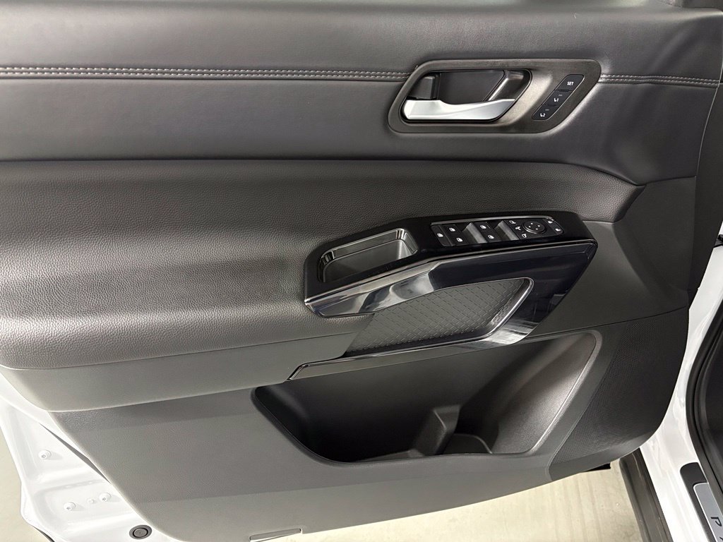 New 2026 Nissan Pathfinder Platinum w/ Cargo Package AWD/4WD image 14