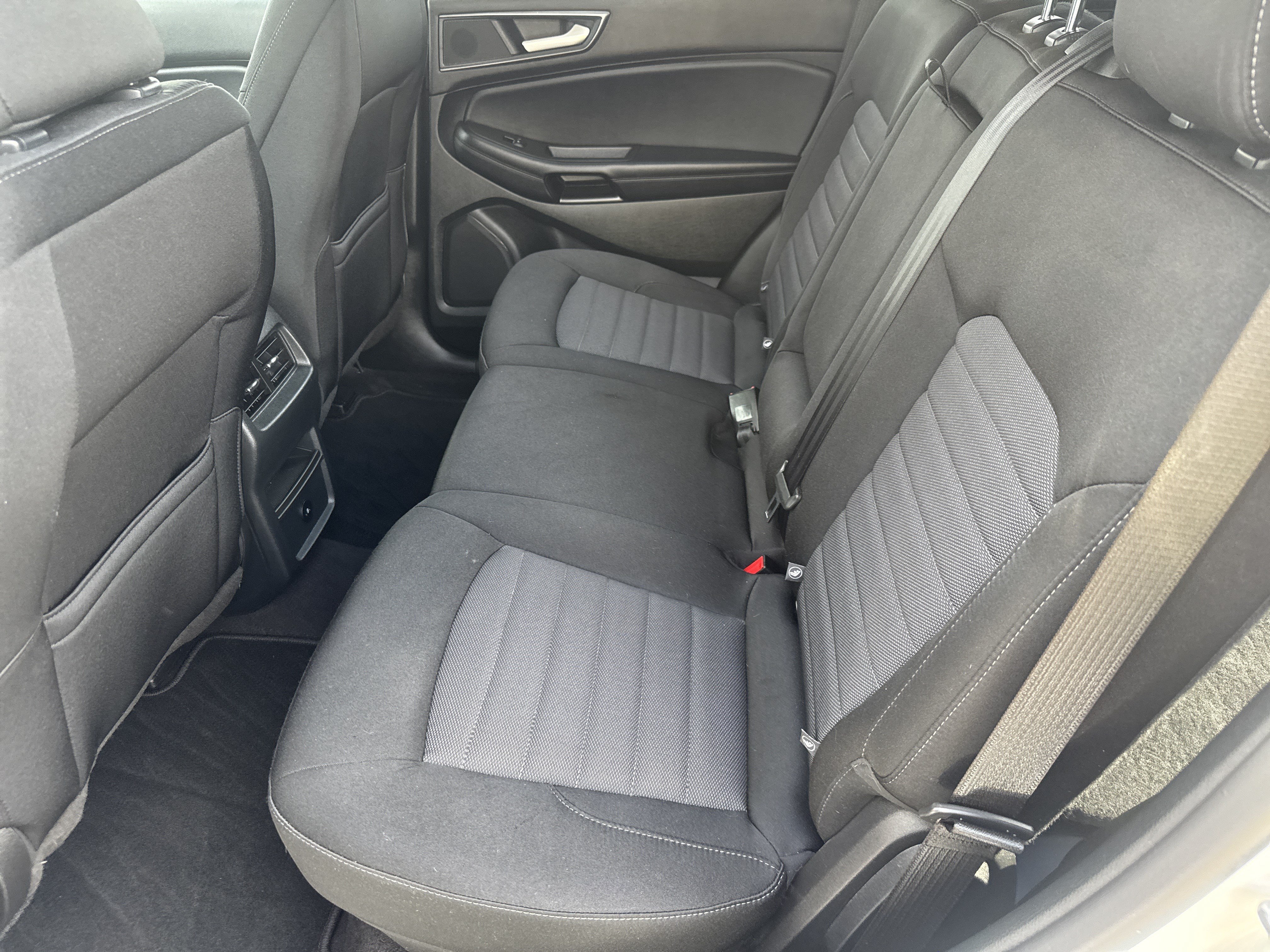 Used 2023 Ford Edge SE w/ Black Appearance Package AWD/4WD image 11