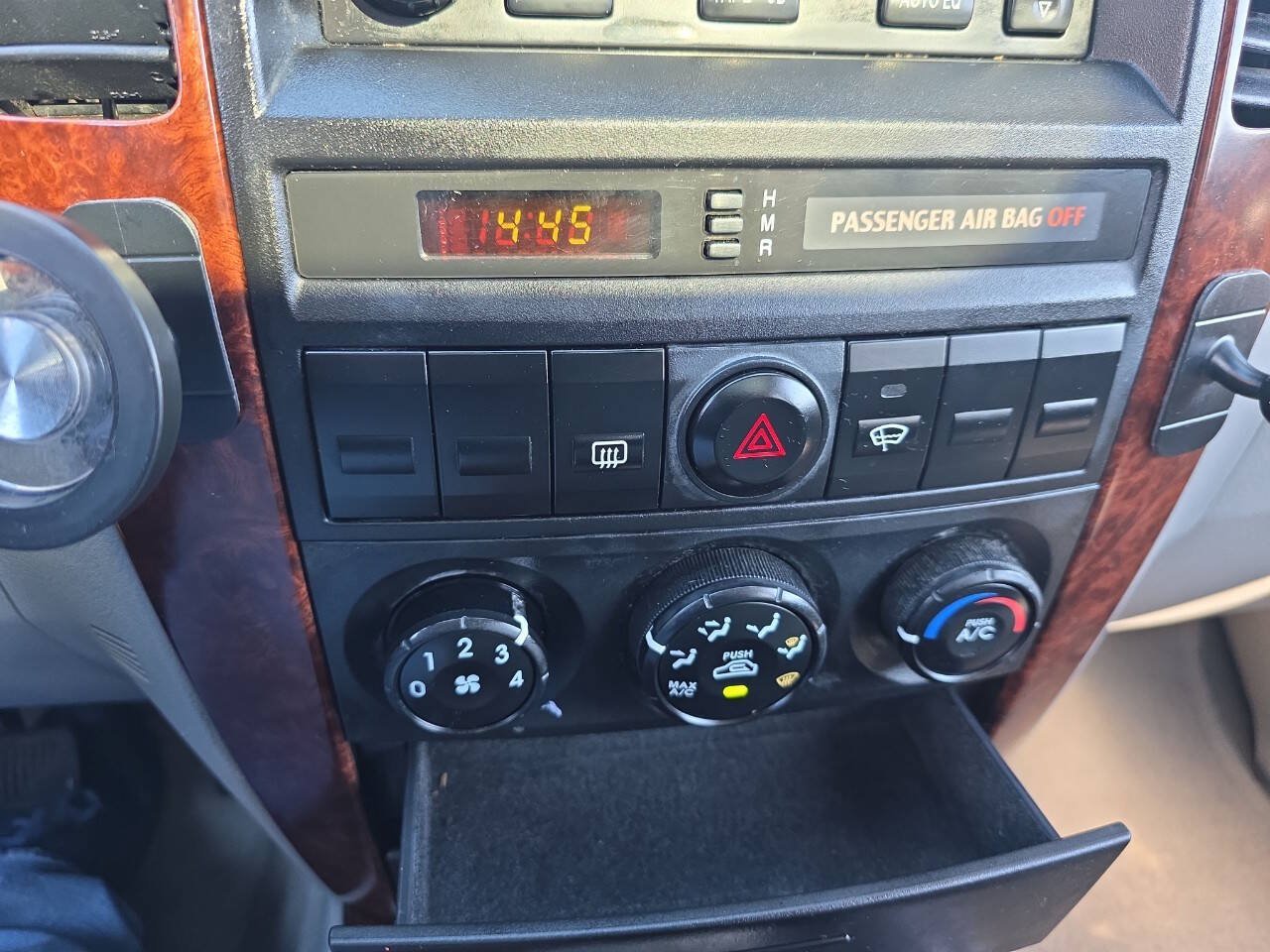 Used 2005 Kia Sorento EX AWD/4WD image 16