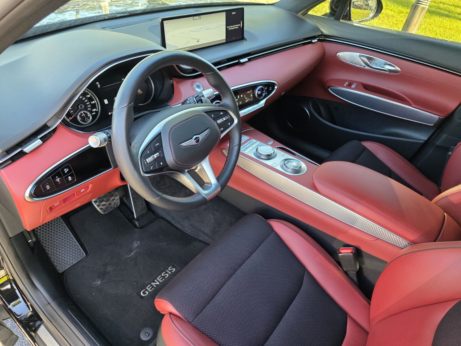 Used 2024 Genesis GV70 3.5T Sport image 11