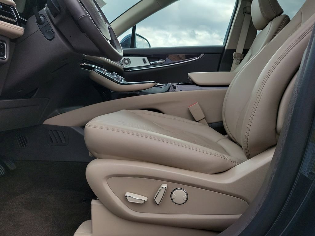 Certified 2023 Lincoln Nautilus Reserve w/ Equipment Group 202A image 17