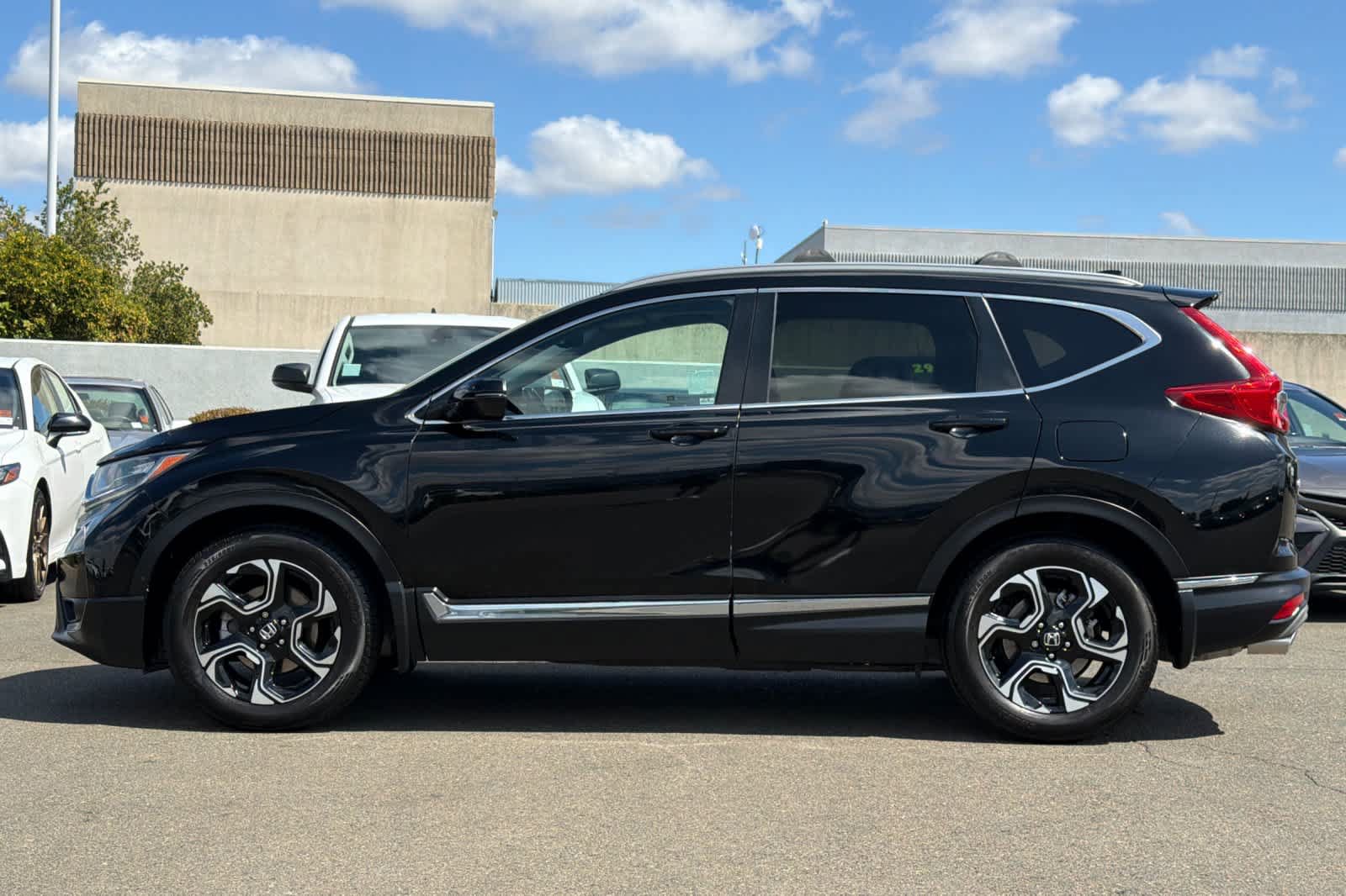 Used 2018 Honda CR-V Touring image 9