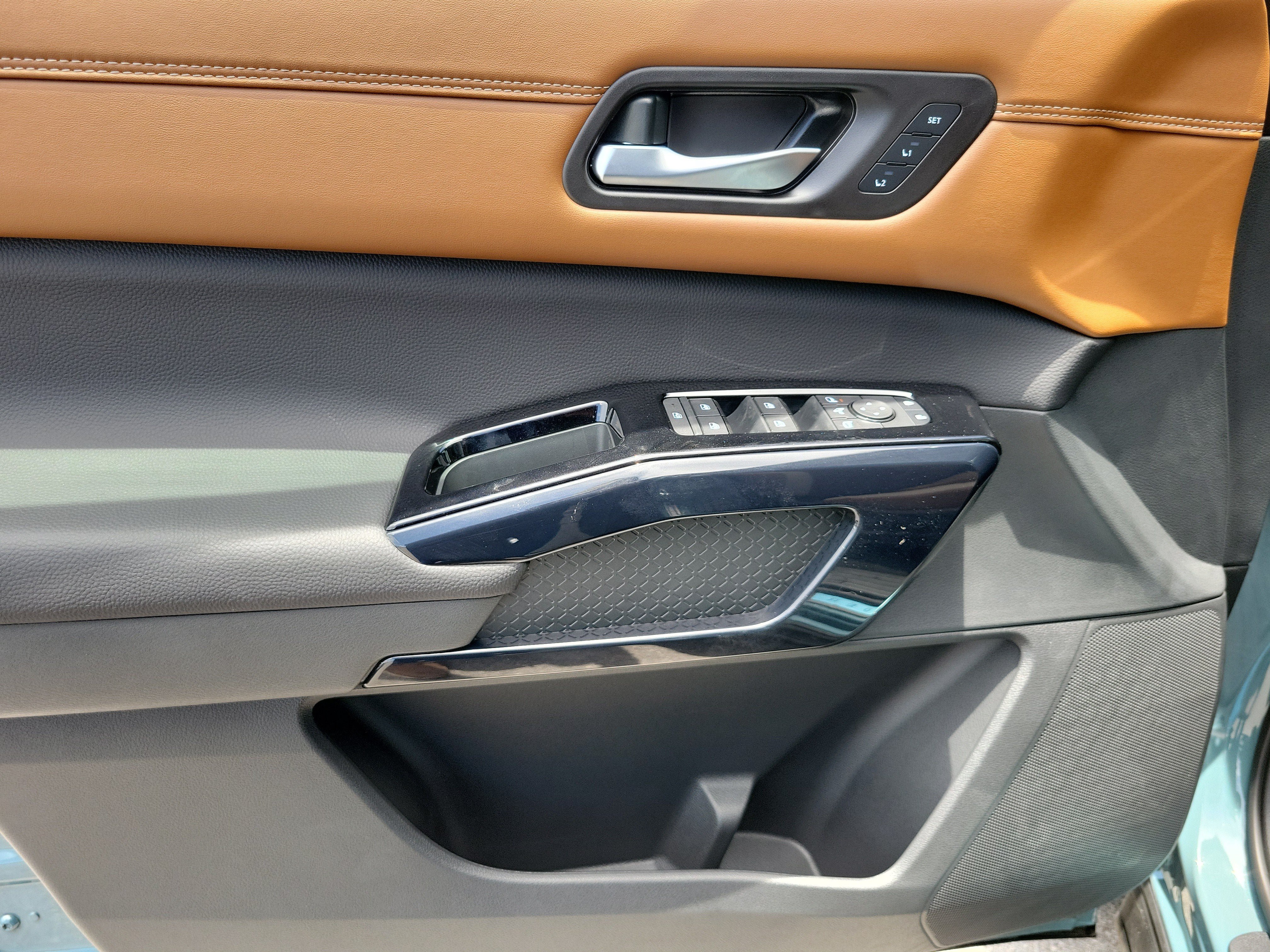 New 2026 Nissan Pathfinder Platinum FWD image 14