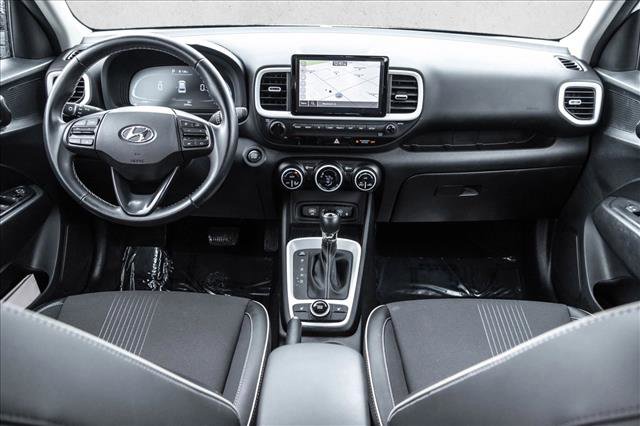 Used 2023 Hyundai Venue Limited image 20