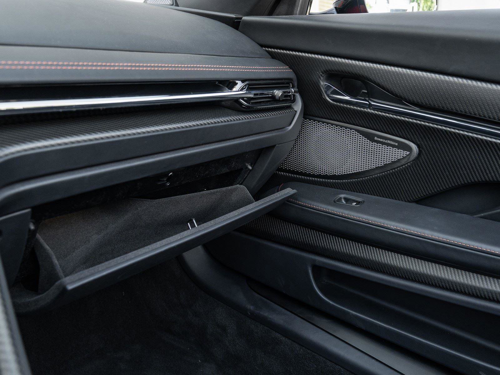 Used 2024 Aston Martin DB12 Convertible image 43