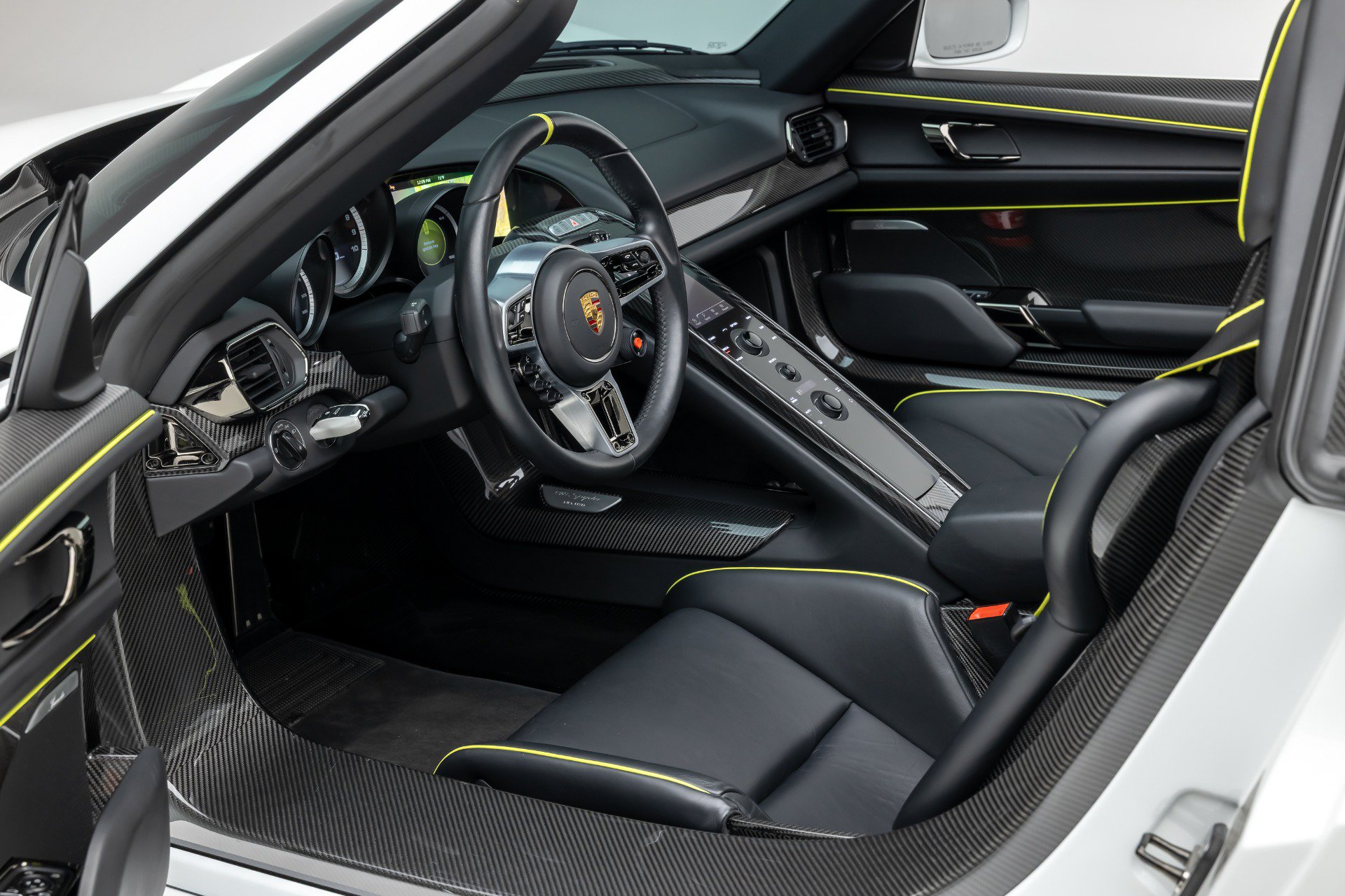 Used 2015 Porsche 918 Spyder AWD/4WD image 6